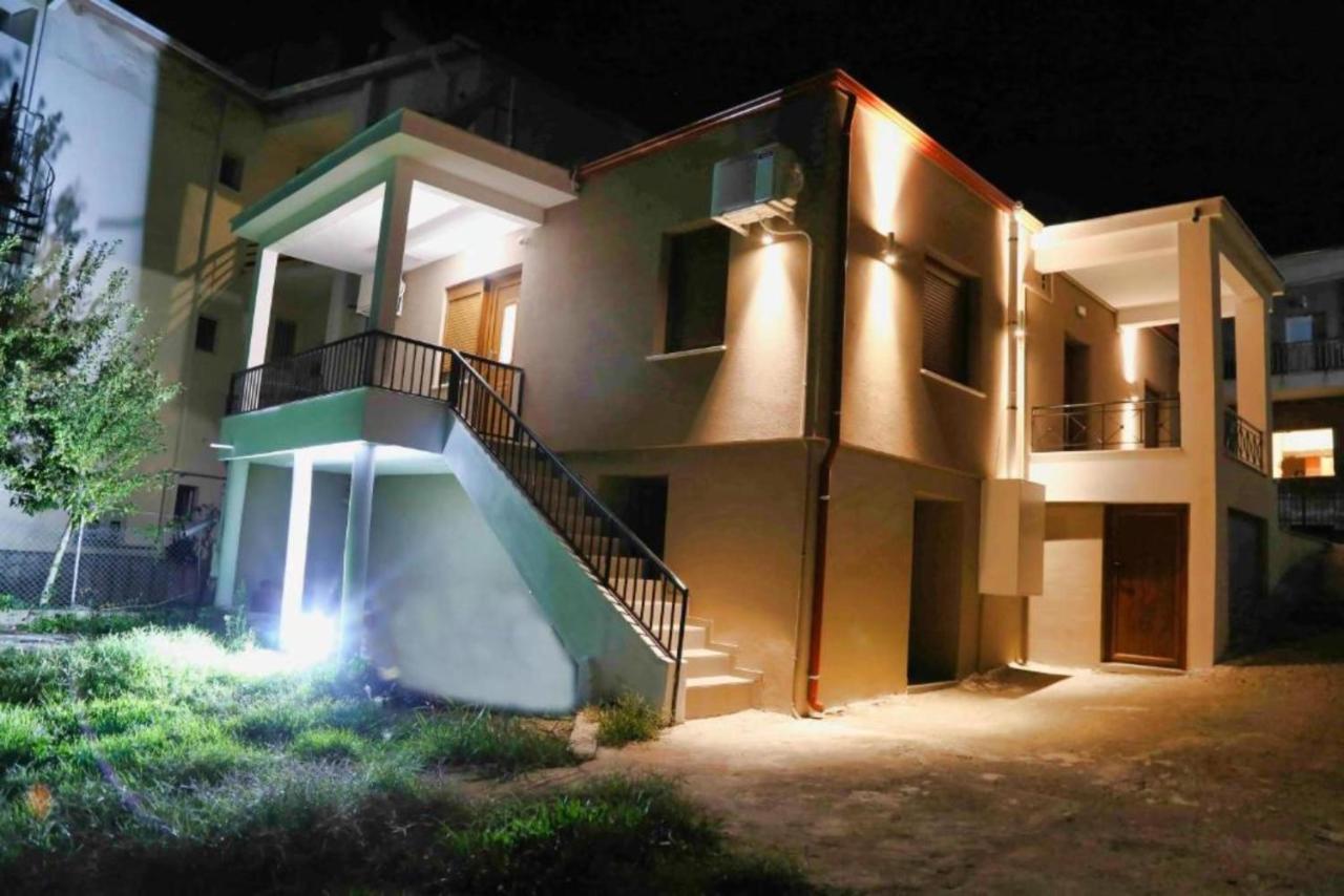 Enjoy Meteora Two Apartment Калампака Екстериор снимка